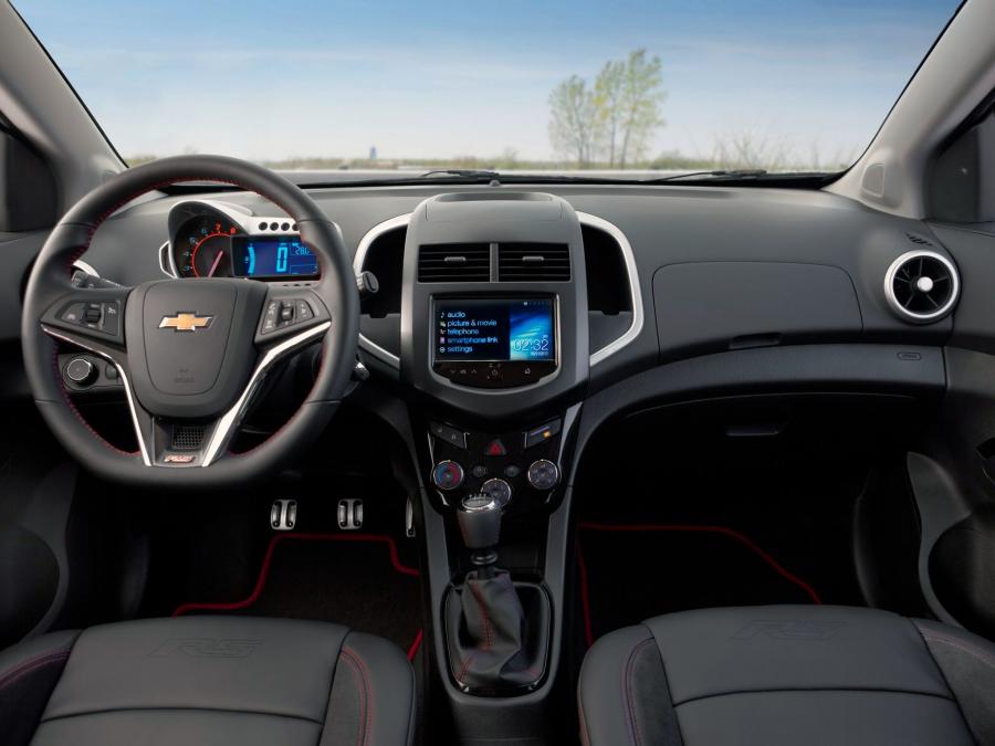  Chevrolet Sonic RS 2012 года  (фото 2 из 6)
